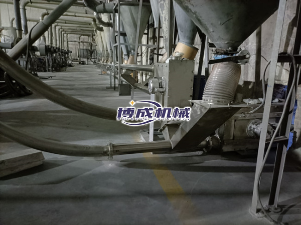 管鏈輸送機